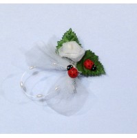 Poročni naprsni šopek - pikapolonica Poročni naprsni šopek - pikapolonica